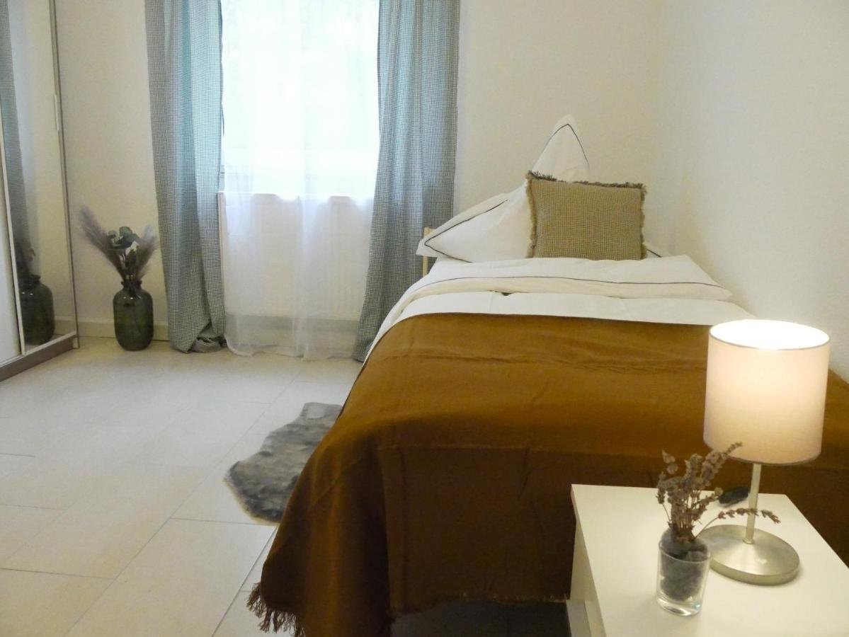 Apartment Mit Einzelbetten Fur Zwei เอสเซน ภายนอก รูปภาพ